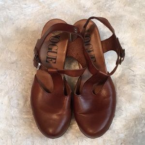 Vogue leather heeled clogs
